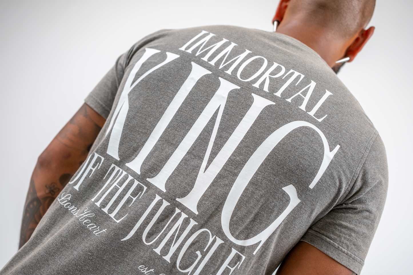 LIONS HEART “IMMORTAL – KING OF THE JUNGLE” TEE – GREY